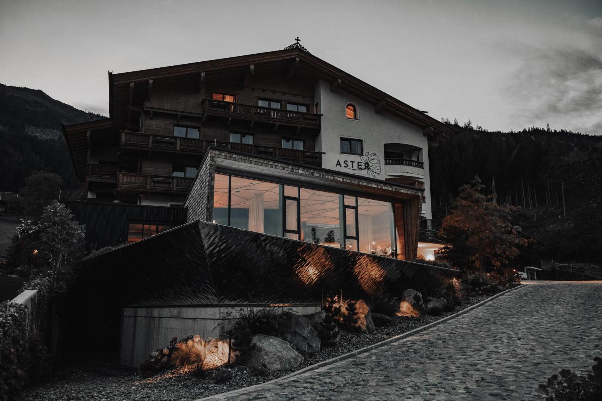 Aster Boutique Hotel & Chalets Fuegenberg Eksteriør billede
